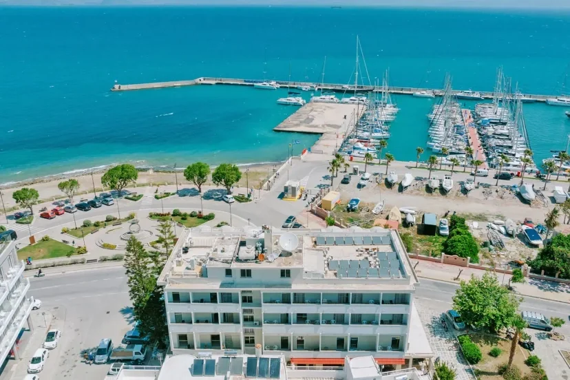 Zephyros Hotel